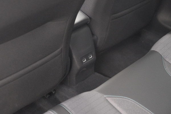 Peugeot e-208 EV Allure 50 kWh | 98,9% SOH | Camera | Navigatie | Parkeersensoren | Stoelverwarming