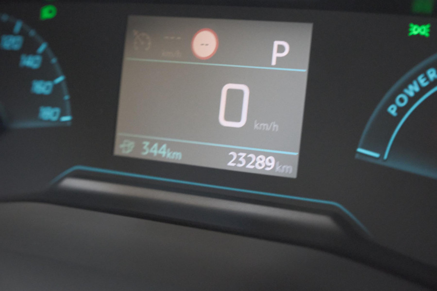 Peugeot e-208 EV Allure 50 kWh | 98,9% SOH | Camera | Navigatie | Parkeersensoren | Stoelverwarming