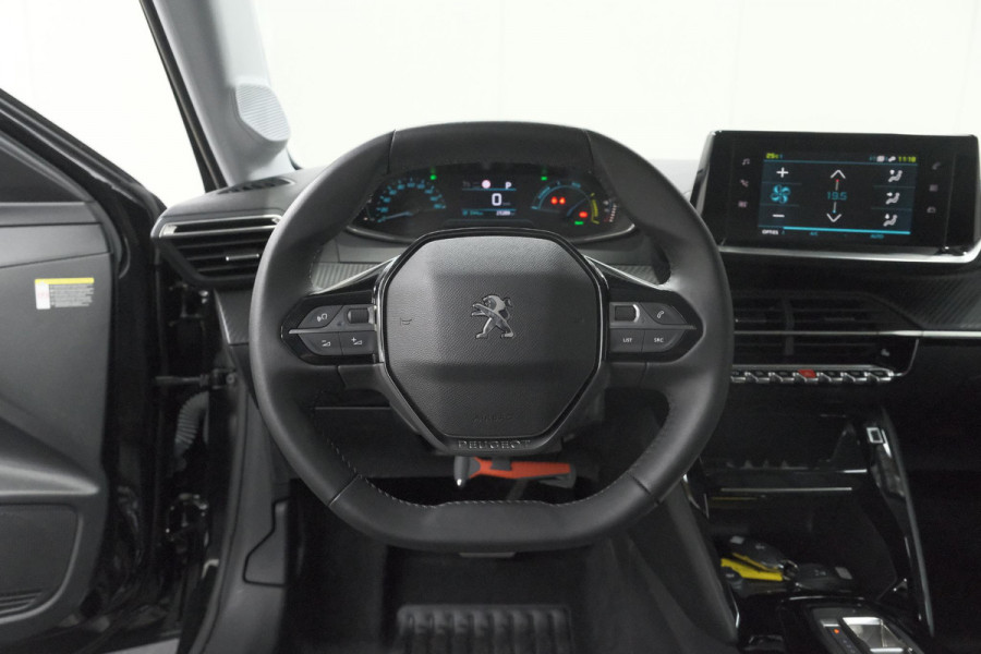 Peugeot e-208 EV Allure 50 kWh | 98,9% SOH | Camera | Navigatie | Parkeersensoren | Stoelverwarming