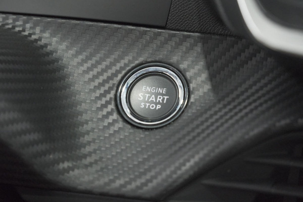 Peugeot e-208 EV Allure 50 kWh | 98,9% SOH | Camera | Navigatie | Parkeersensoren | Stoelverwarming