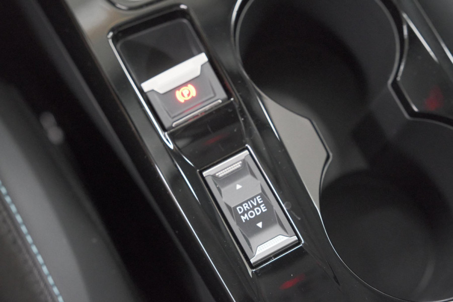 Peugeot e-208 EV Allure 50 kWh | 98,9% SOH | Camera | Navigatie | Parkeersensoren | Stoelverwarming