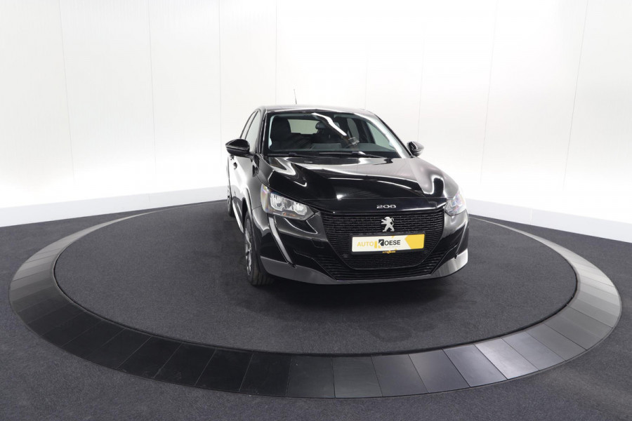 Peugeot e-208 EV Allure 50 kWh | 98,9% SOH | Camera | Navigatie | Parkeersensoren | Stoelverwarming