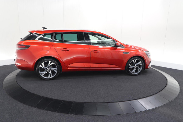 Renault Mégane Estate TCe 140 R.S. Line | Trekhaak | Adaptieve Cruise Control | BOSE Audio |