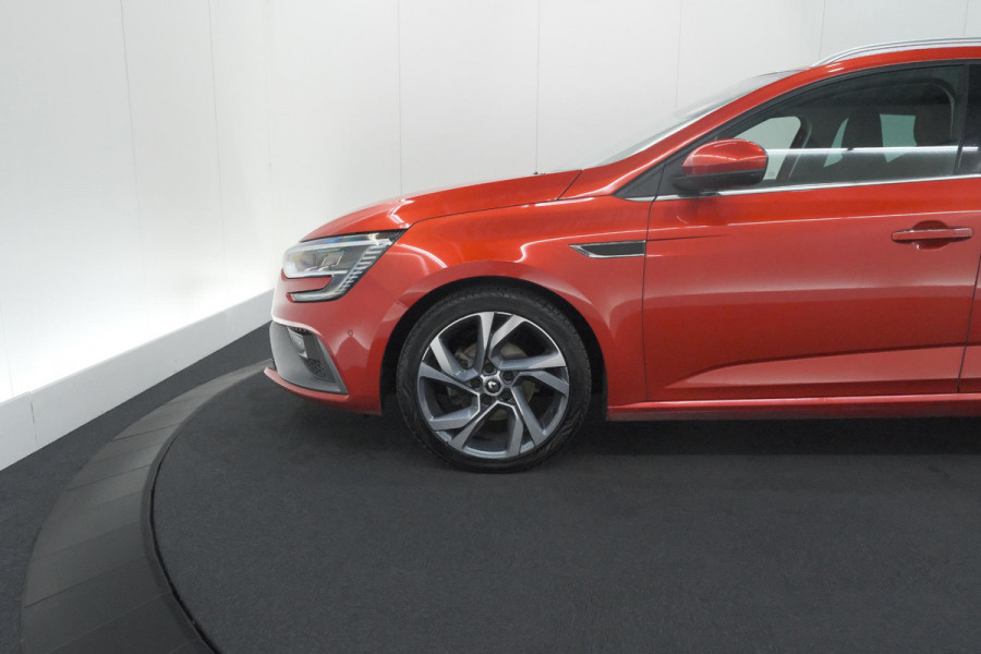 Renault Mégane Estate TCe 140 R.S. Line | Trekhaak | Adaptieve Cruise Control | BOSE Audio |
