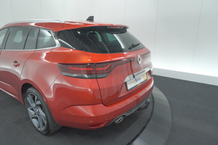 Renault Mégane Estate TCe 140 R.S. Line | Trekhaak | Adaptieve Cruise Control | BOSE Audio |