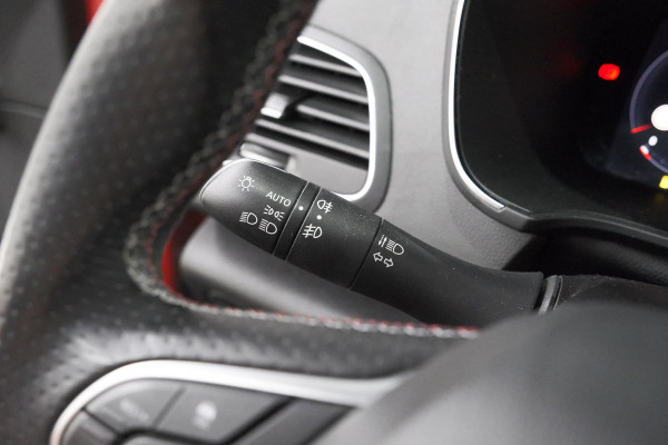 Renault Mégane Estate TCe 140 R.S. Line | Trekhaak | Adaptieve Cruise Control | BOSE Audio |