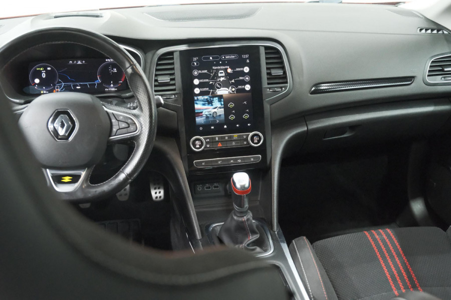 Renault Mégane Estate TCe 140 R.S. Line | Trekhaak | Adaptieve Cruise Control | BOSE Audio |