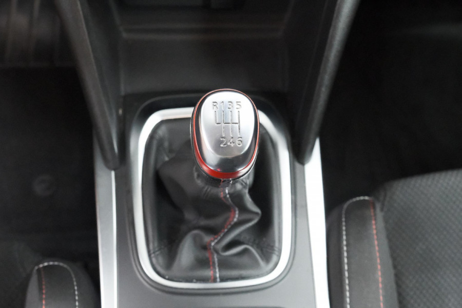Renault Mégane Estate TCe 140 R.S. Line | Trekhaak | Adaptieve Cruise Control | BOSE Audio |