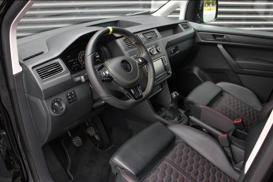 Volkswagen Caddy 2.0 TDI L1H1 185PK JB- EDITION / 87DKM / NIEUWSTAAT / TREKHAAK / ELEK- PAKKET / LEDEREN BEKLEDING / APPLE CARPLAY