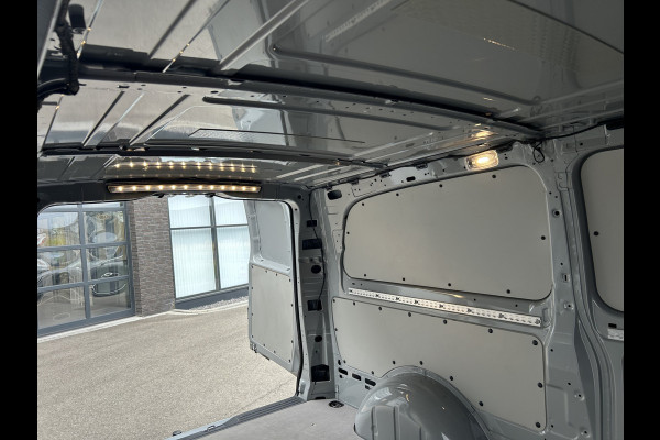 Mercedes-Benz Vito 116 CDI L3 Pro 2500KG Trekhaak / MBUX / Navigatie / Camera / Cruise control / Airco / LMV / Achterdeuren