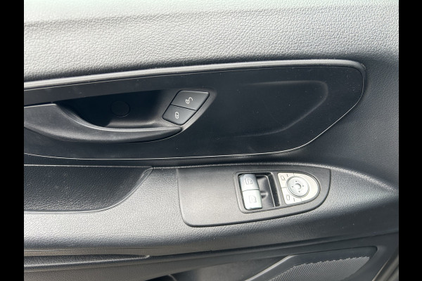 Mercedes-Benz Vito 116 CDI L3 Pro 2500KG Trekhaak / MBUX / Navigatie / Camera / Cruise control / Airco / LMV / Achterdeuren