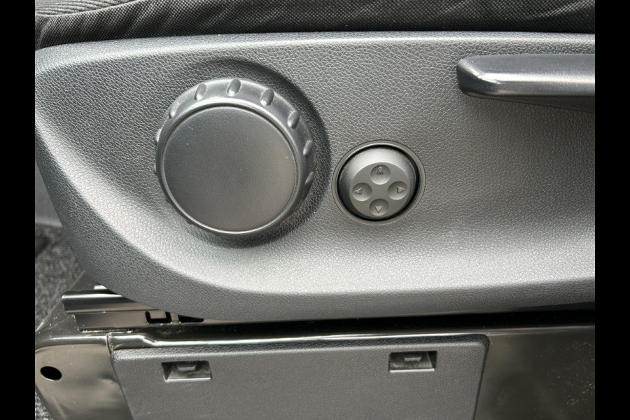 Mercedes-Benz Vito 116 CDI L3 Pro 2500KG Trekhaak / MBUX / Navigatie / Camera / Cruise control / Airco / LMV / Achterdeuren