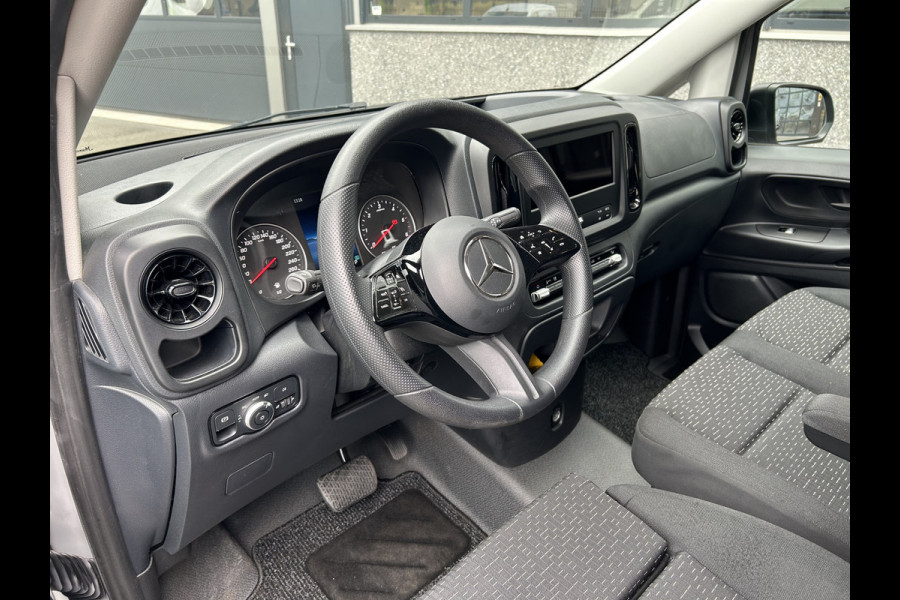 Mercedes-Benz Vito 116 CDI L3 Pro 2500KG Trekhaak / MBUX / Navigatie / Camera / Cruise control / Airco / LMV / Achterdeuren
