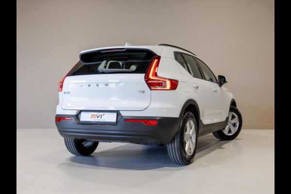 Volvo XC40 1.5 T2 Momentum Core 129pk / Achteruitrijcamera / Trekhaak / cruise control / Navigatie / Apple carplay /