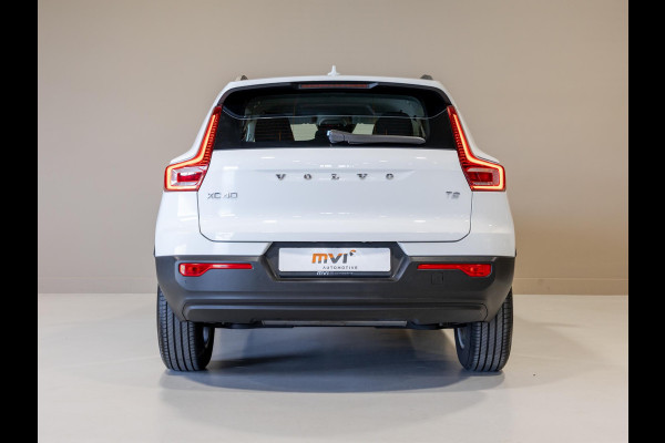 Volvo XC40 1.5 T2 Momentum Core 129pk / Achteruitrijcamera / Trekhaak / cruise control / Navigatie / Apple carplay /