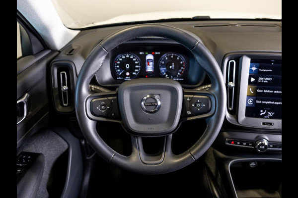 Volvo XC40 1.5 T2 Momentum Core 129pk / Achteruitrijcamera / Trekhaak / cruise control / Navigatie / Apple carplay /