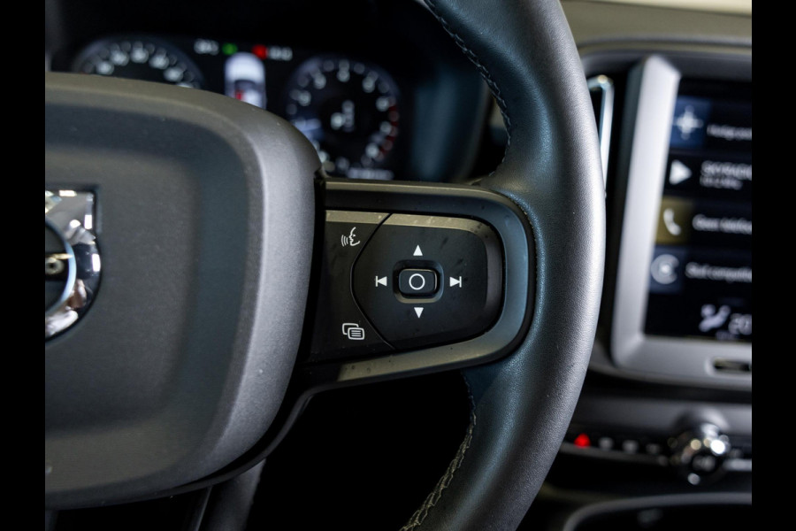 Volvo XC40 1.5 T2 Momentum Core 129pk / Achteruitrijcamera / Trekhaak / cruise control / Navigatie / Apple carplay /