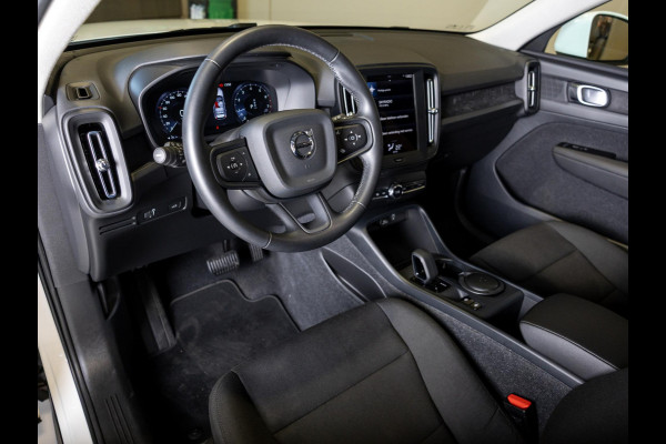 Volvo XC40 1.5 T2 Momentum Core 129pk / Achteruitrijcamera / Trekhaak / cruise control / Navigatie / Apple carplay /