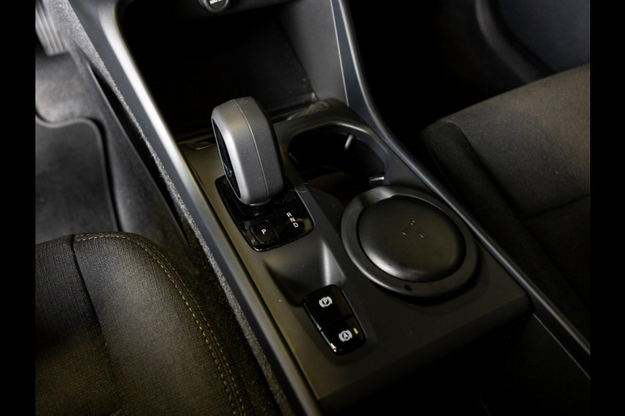 Volvo XC40 1.5 T2 Momentum Core 129pk / Achteruitrijcamera / Trekhaak / cruise control / Navigatie / Apple carplay /