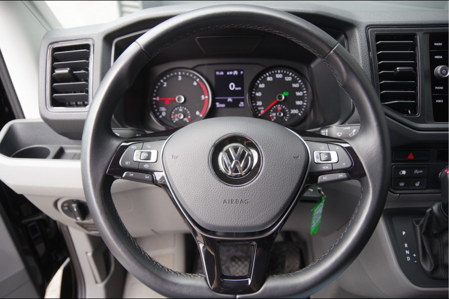 Volkswagen Crafter 35 2.0 TDI L3H3(L2H2) 3-ZITS, 177PK AUT. LED, TREKHAAK, STOELVERWARMING, ADAPT. CRUISE, CAMERA, NAVI, AIRCO, PARKEERSENSOREN, NL