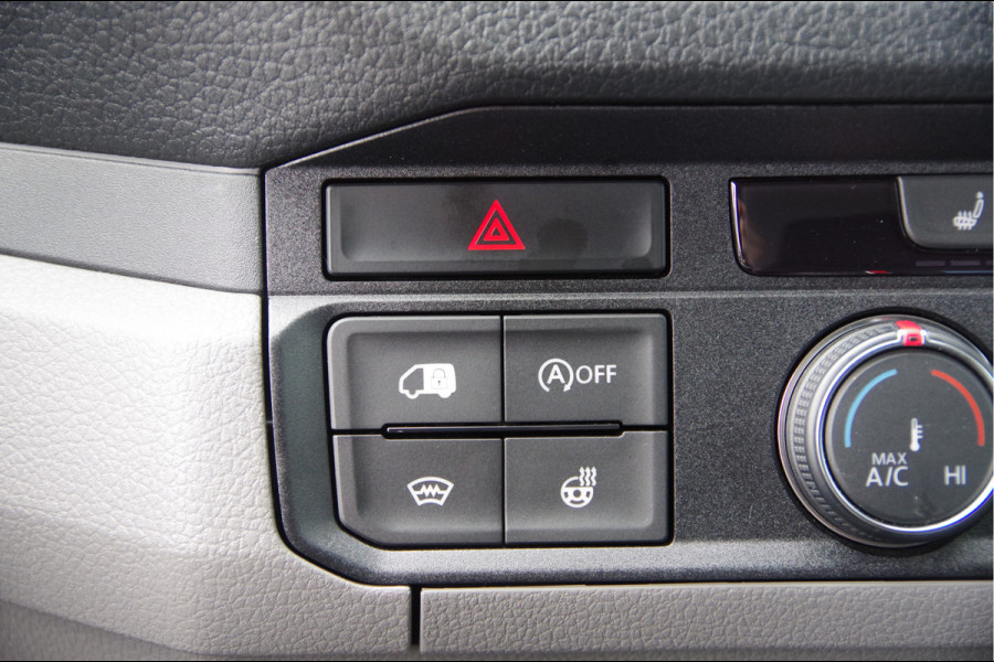Volkswagen Crafter 35 2.0 TDI L3H3(L2H2) 3-ZITS, 177PK AUT. LED, TREKHAAK, STOELVERWARMING, ADAPT. CRUISE, CAMERA, NAVI, AIRCO, PARKEERSENSOREN, NL