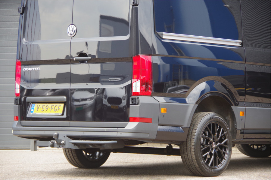 Volkswagen Crafter 35 2.0 TDI L3H3(L2H2) 3-ZITS, 177PK AUT. LED, TREKHAAK, STOELVERWARMING, ADAPT. CRUISE, CAMERA, NAVI, AIRCO, PARKEERSENSOREN, NL