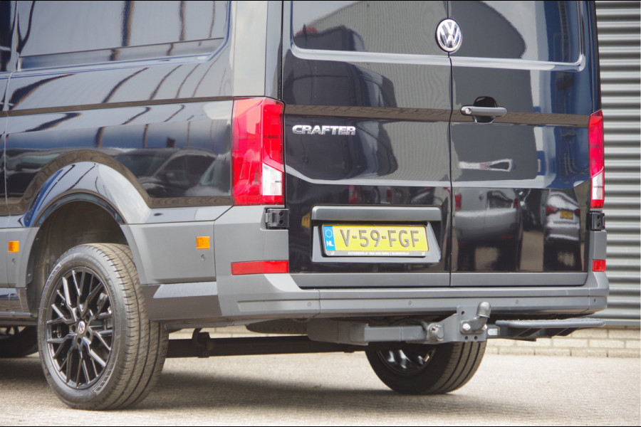 Volkswagen Crafter 35 2.0 TDI L3H3(L2H2) 3-ZITS, 177PK AUT. LED, TREKHAAK, STOELVERWARMING, ADAPT. CRUISE, CAMERA, NAVI, AIRCO, PARKEERSENSOREN, NL