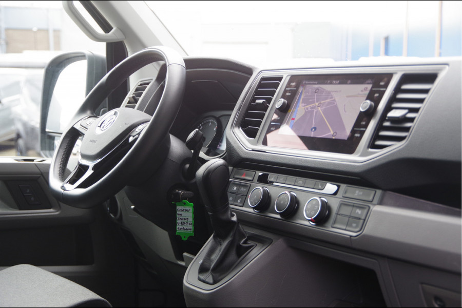 Volkswagen Crafter 35 2.0 TDI L3H3(L2H2) 3-ZITS, 177PK AUT. LED, TREKHAAK, STOELVERWARMING, ADAPT. CRUISE, CAMERA, NAVI, AIRCO, PARKEERSENSOREN, NL