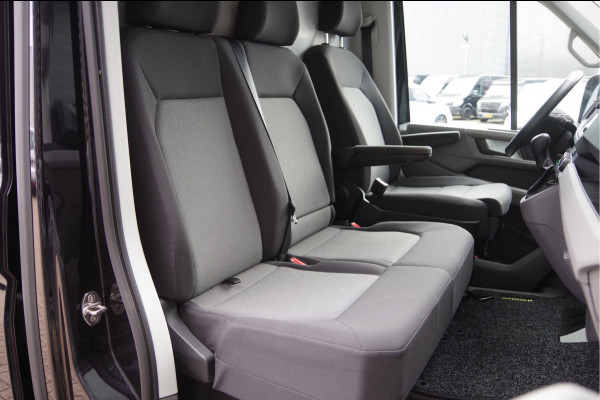 Volkswagen Crafter 35 2.0 TDI L3H3(L2H2) 3-ZITS, 177PK AUT. LED, TREKHAAK, STOELVERWARMING, ADAPT. CRUISE, CAMERA, NAVI, AIRCO, PARKEERSENSOREN, NL