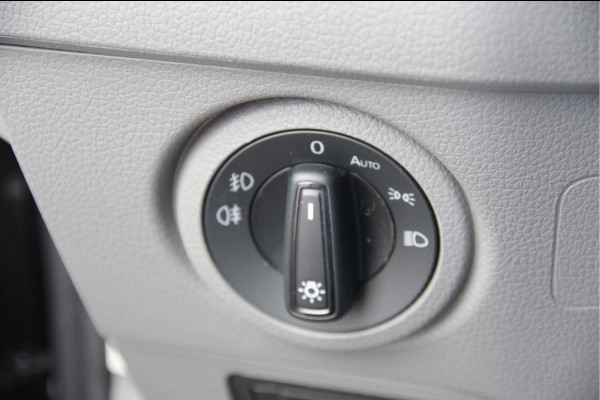 Volkswagen Crafter 35 2.0 TDI L3H3(L2H2) 3-ZITS, 177PK AUT. LED, TREKHAAK, STOELVERWARMING, ADAPT. CRUISE, CAMERA, NAVI, AIRCO, PARKEERSENSOREN, NL