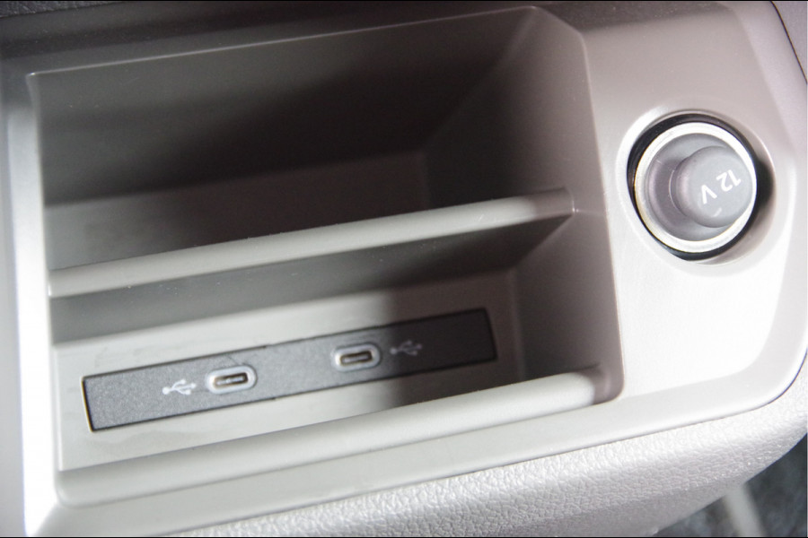 Volkswagen Crafter 35 2.0 TDI L3H3(L2H2) 3-ZITS, 177PK AUT. LED, TREKHAAK, STOELVERWARMING, ADAPT. CRUISE, CAMERA, NAVI, AIRCO, PARKEERSENSOREN, NL