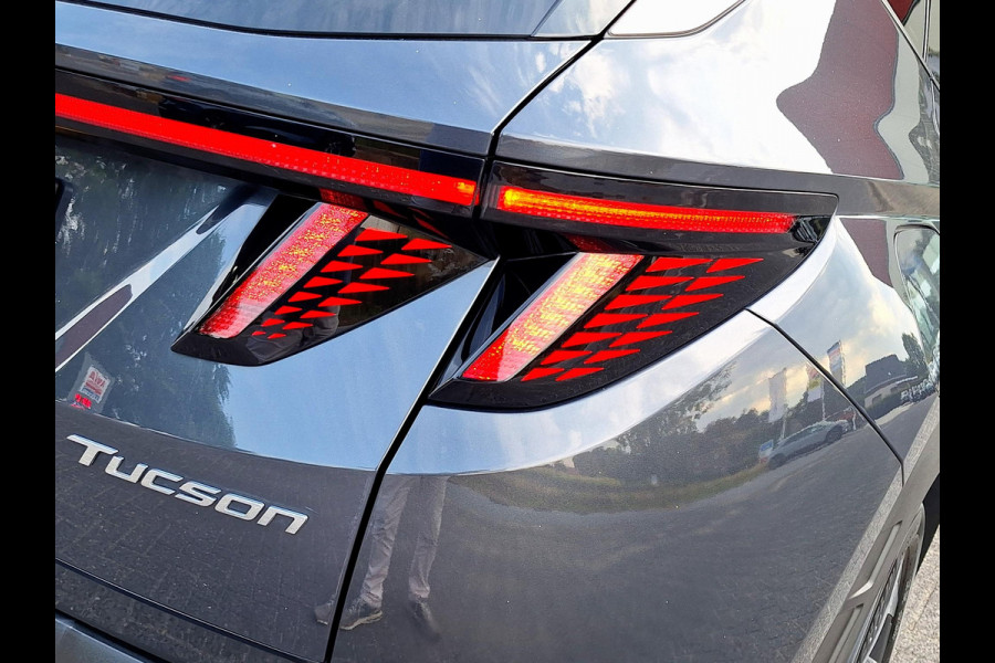 Hyundai Tucson 1.6 T-GDI PHEV Premium Sky 4WD | Full Options! | Dealer onderhouden! | Trekhaak | Pano | Leder | LED | Blindspot |