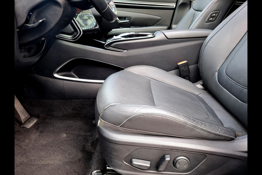 Hyundai Tucson 1.6 T-GDI PHEV Premium Sky 4WD | Full Options! | Dealer onderhouden! | Trekhaak | Pano | Leder | LED | Blindspot |