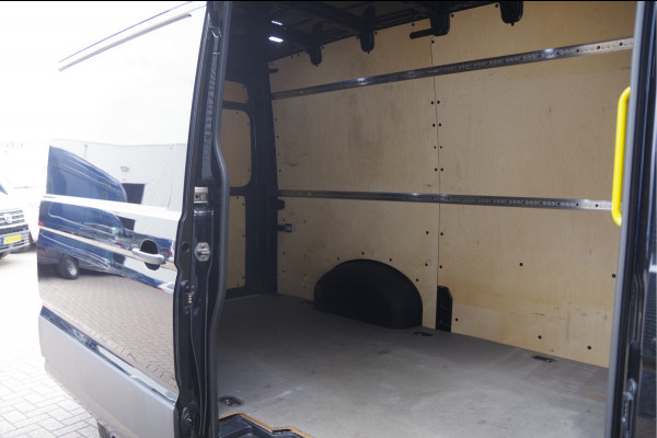 MAN TGE 3.180 35 2.0 L3H3(L2H2) 177PK AUT. LED, TREKHAAK, ADAPT. CRUISE, STOELVERWARMING, STANDKACHEL, CAMERA, NAVI, CLIMA