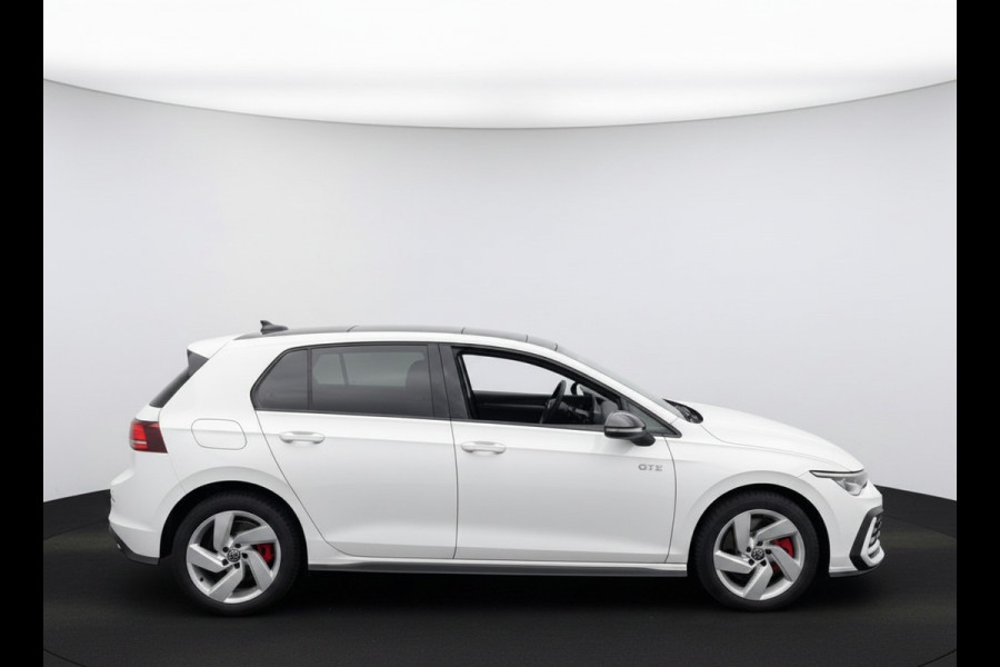 Volkswagen Golf GTE 1.5 272PK DSG HYBRID GTE-SPORT 360°CAMERA/NAVI/HEAD-UP!
