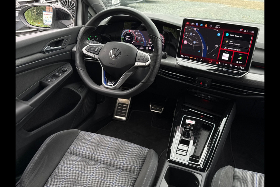 Volkswagen Golf GTE 1.5 272PK DSG HYBRID GTE-SPORT 360°CAMERA/NAVI/HEAD-UP!
