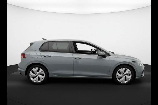 Volkswagen Golf 1.5 eHybrid 204PK PLUG IN. LIFE CAMERA/NAVI/HEAD-UP/CARPLAY