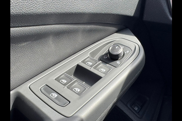 Volkswagen Golf 1.5 eHybrid 204PK PLUG IN. LIFE CAMERA/NAVI/HEAD-UP/CARPLAY