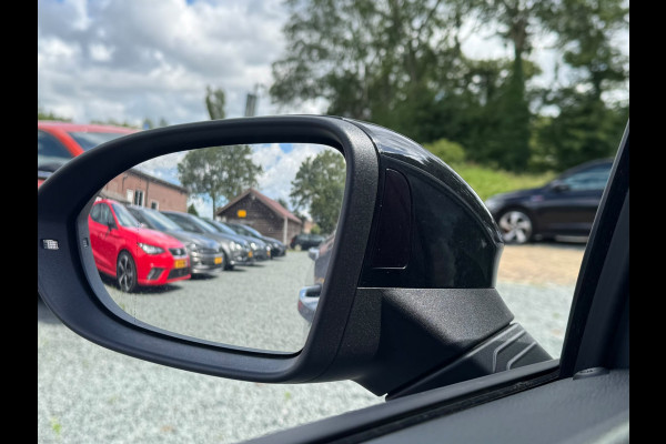 Volkswagen Golf 1.5 eHybrid 204PK PLUG IN. LIFE CAMERA/NAVI/HEAD-UP/CARPLAY