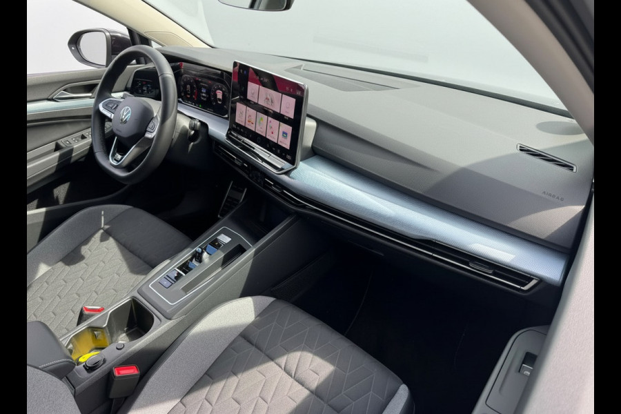 Volkswagen Golf 1.5 eHybrid 204PK PLUG IN. LIFE CAMERA/NAVI/HEAD-UP/CARPLAY