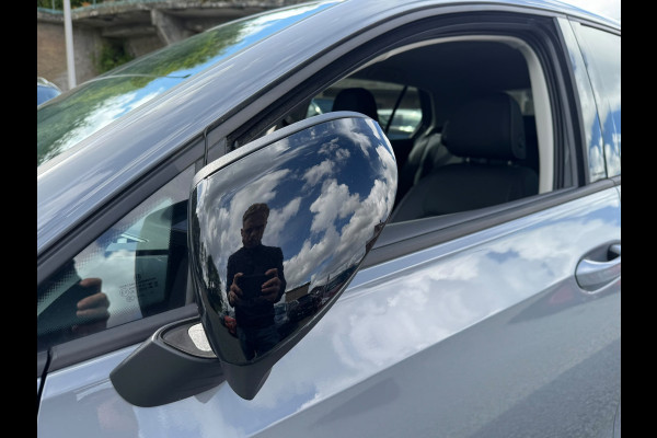 Volkswagen Golf 1.5 eHybrid 204PK PLUG IN. LIFE CAMERA/NAVI/HEAD-UP/CARPLAY