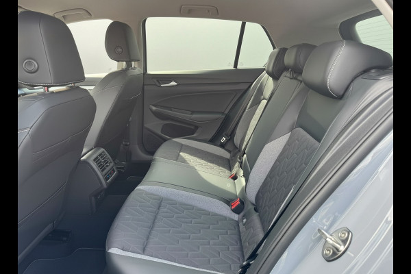 Volkswagen Golf 1.5 eHybrid 204PK PLUG IN. LIFE CAMERA/NAVI/HEAD-UP/CARPLAY