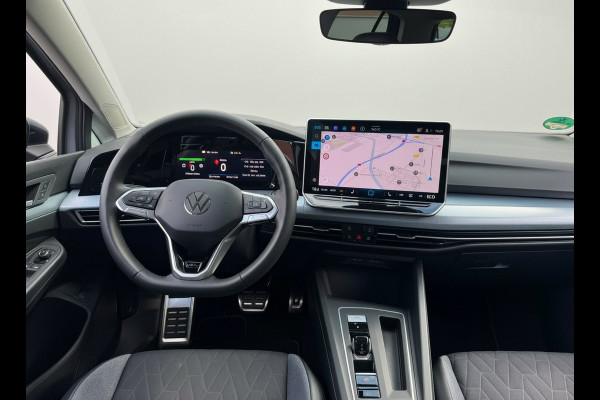 Volkswagen Golf 1.5 eHybrid 204PK PLUG IN. LIFE CAMERA/NAVI/HEAD-UP/CARPLAY