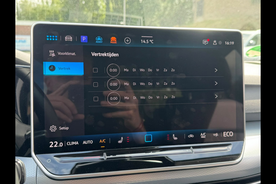 Volkswagen Golf 1.5 eHybrid 204PK PLUG IN. LIFE CAMERA/NAVI/HEAD-UP/CARPLAY