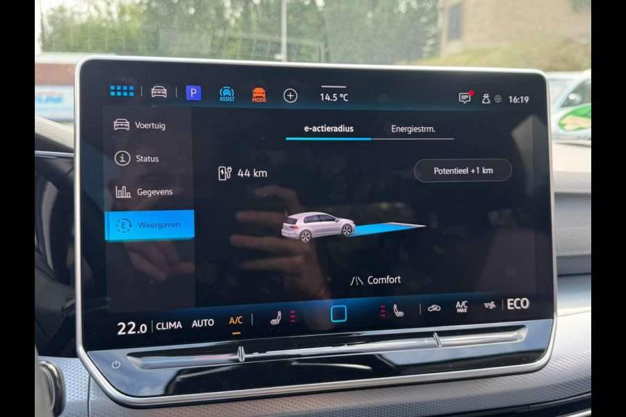 Volkswagen Golf 1.5 eHybrid 204PK PLUG IN. LIFE CAMERA/NAVI/HEAD-UP/CARPLAY