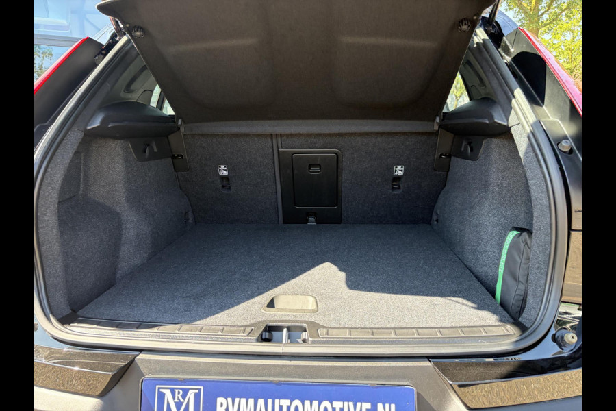 Volvo XC40 Core Recharge Pure Electric 2WD SOH 97% | WARMTEPOMP| STOEL + STUURWIELVERWARMING | VOLVO DEALER ONDERHOUDEN | RIJKLAAR GELEVERD MET 12 MND BOVAG GARANTIE |