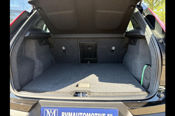 Volvo XC40 Core Recharge Pure Electric 2WD SOH 97% | WARMTEPOMP| STOEL + STUURWIELVERWARMING | VOLVO DEALER ONDERHOUDEN | RIJKLAAR GELEVERD MET 12 MND BOVAG GARANTIE |