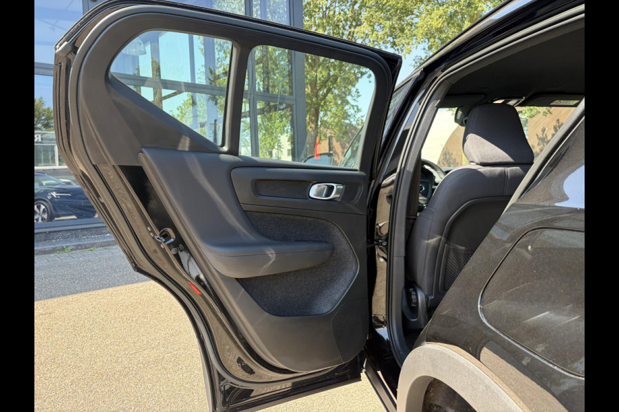 Volvo XC40 Core Recharge Pure Electric 2WD SOH 97% | WARMTEPOMP| STOEL + STUURWIELVERWARMING | VOLVO DEALER ONDERHOUDEN | RIJKLAAR GELEVERD MET 12 MND BOVAG GARANTIE |