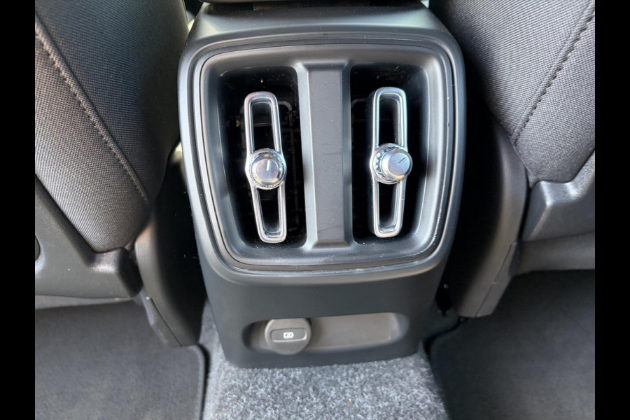 Volvo XC40 Core Recharge Pure Electric 2WD SOH 97% | WARMTEPOMP| STOEL + STUURWIELVERWARMING | VOLVO DEALER ONDERHOUDEN | RIJKLAAR GELEVERD MET 12 MND BOVAG GARANTIE |