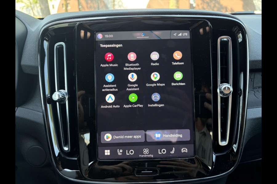 Volvo XC40 Core Recharge Pure Electric 2WD SOH 97% | WARMTEPOMP| STOEL + STUURWIELVERWARMING | VOLVO DEALER ONDERHOUDEN | RIJKLAAR GELEVERD MET 12 MND BOVAG GARANTIE |